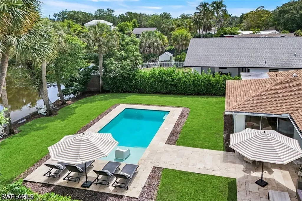 841 107th Avenue N Naples FL 34108