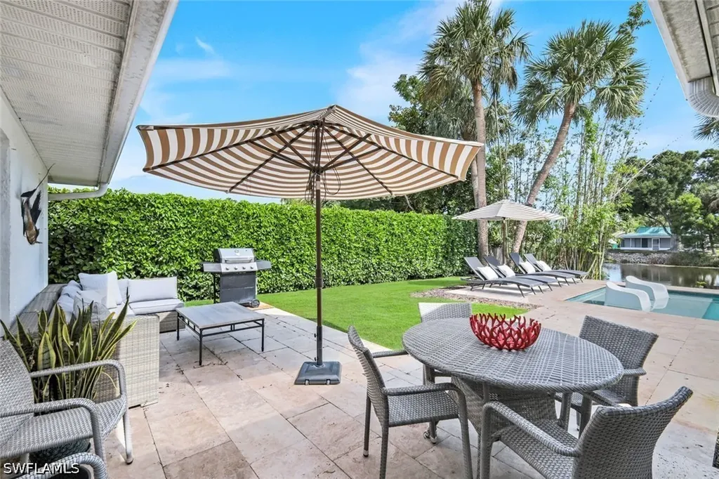 841 107th Avenue N Naples FL 34108