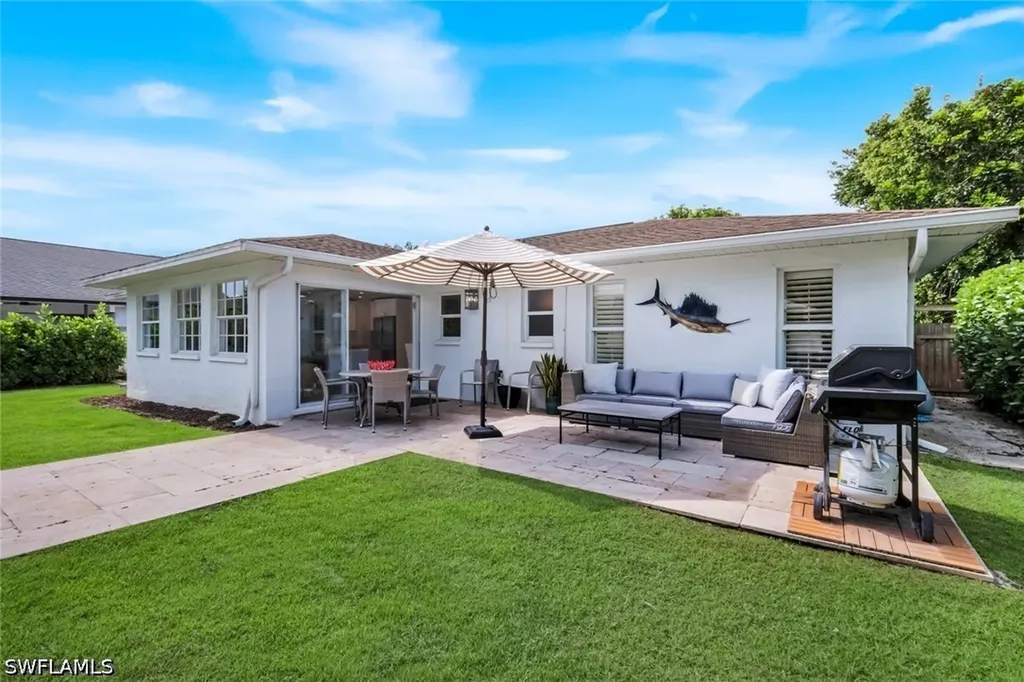 841 107th Avenue N Naples FL 34108