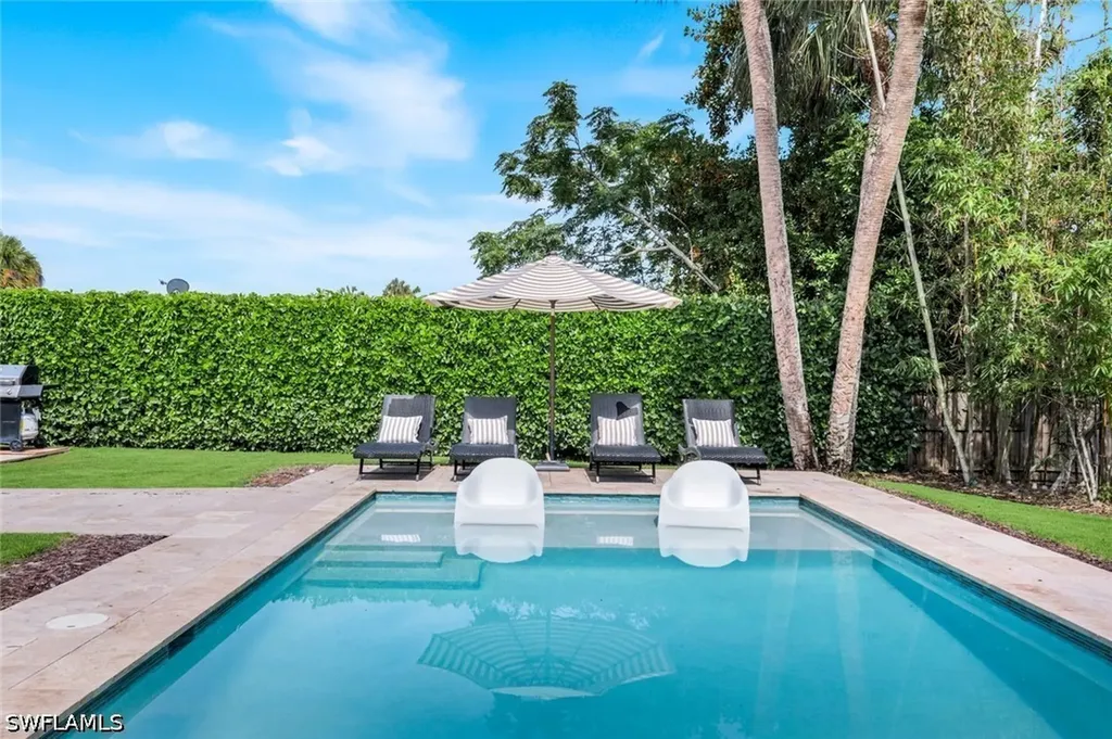 841 107th Avenue N Naples FL 34108