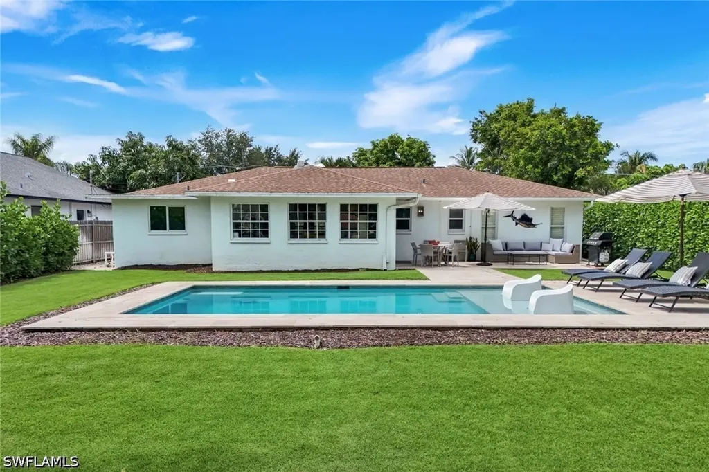 841 107th Avenue N Naples FL 34108