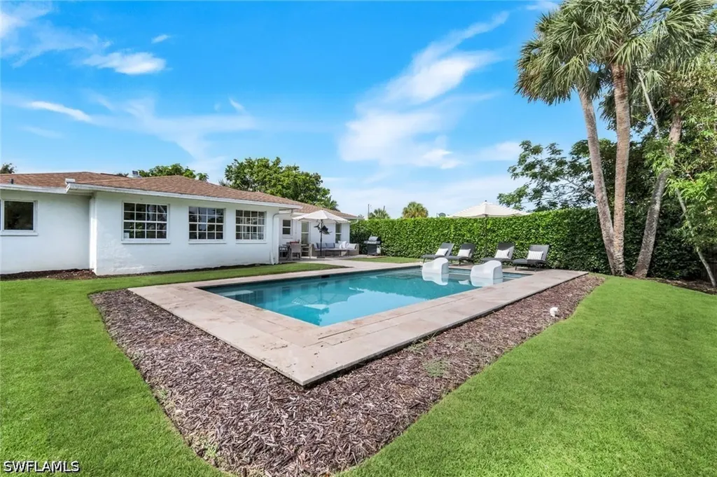 841 107th Avenue N Naples FL 34108