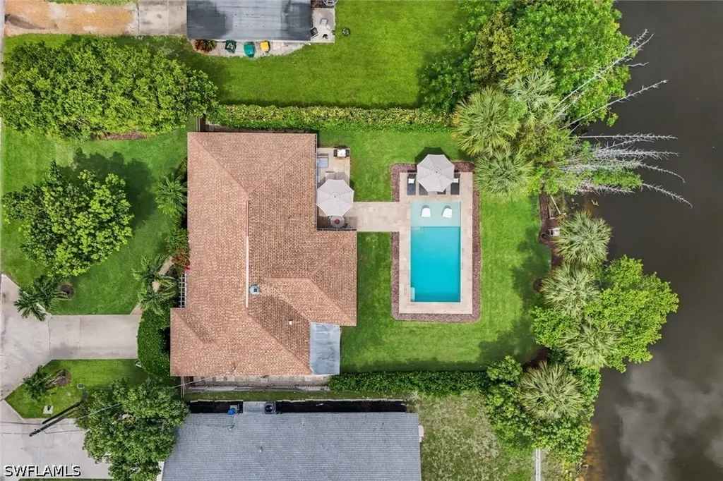 841 107th Avenue N Naples FL 34108