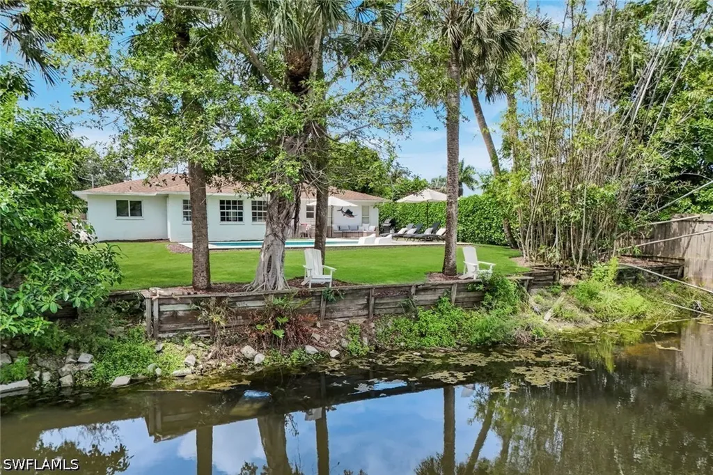 841 107th Avenue N Naples FL 34108