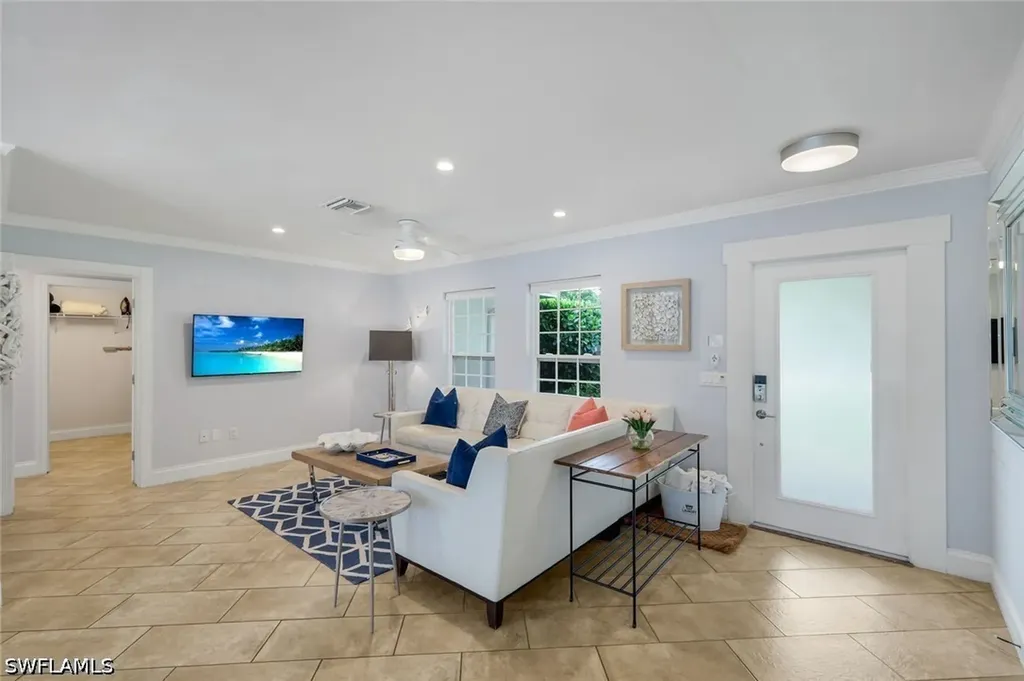 841 107th Avenue N Naples FL 34108