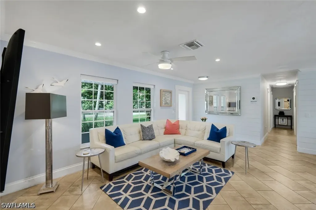 841 107th Avenue N Naples FL 34108