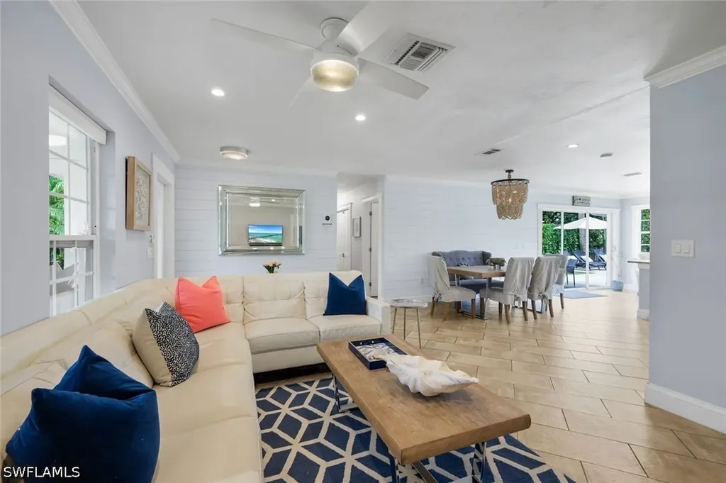 841 107th Avenue N Naples FL 34108