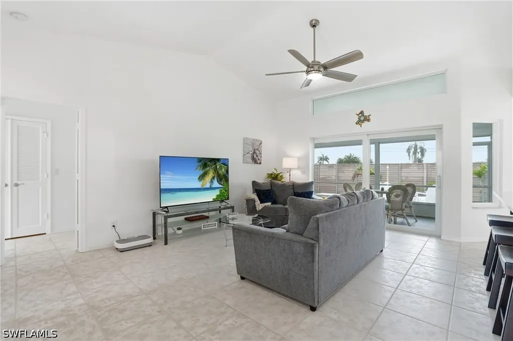 132 Bordeaux Circle Naples FL 34112