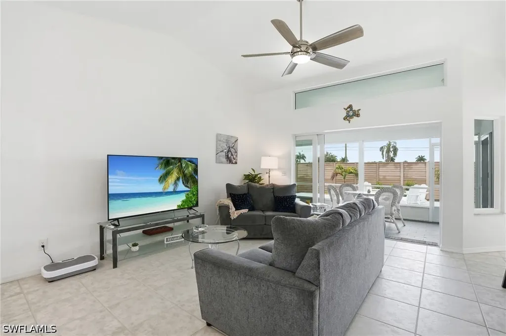 132 Bordeaux Circle Naples FL 34112