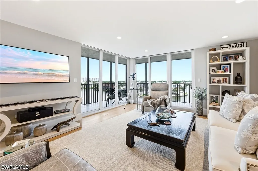 10420 Gulf Shore Drive Naples FL 34108