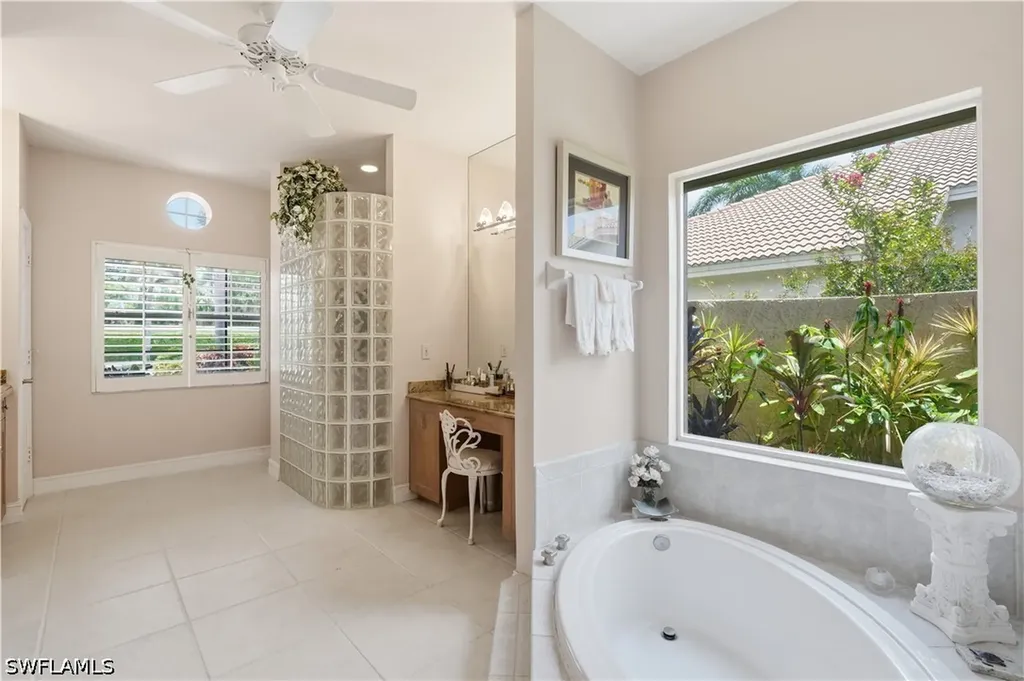 11811 Longshore Way E Naples FL 34119