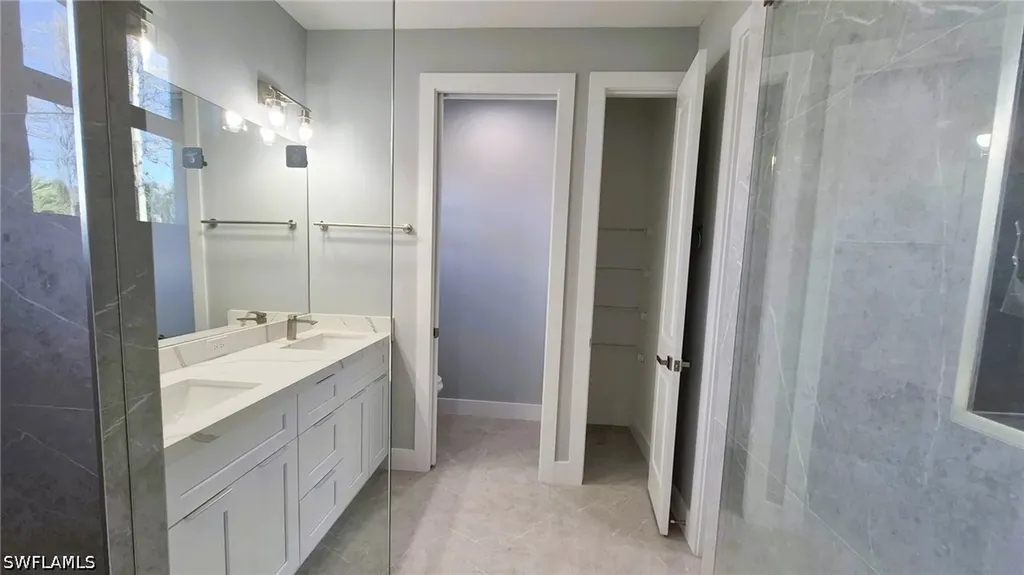 532 41st Avenue NE Naples FL 34120