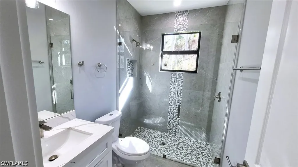 532 41st Avenue NE Naples FL 34120