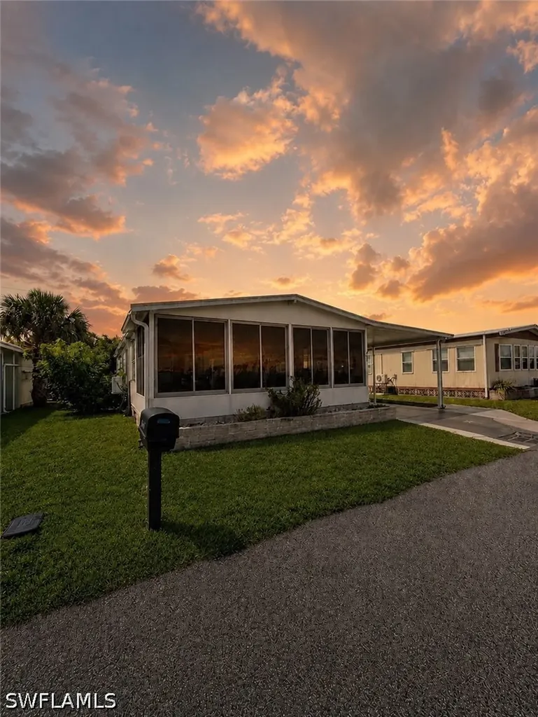 5510 Sir Walter Way North Fort Myers FL 33917