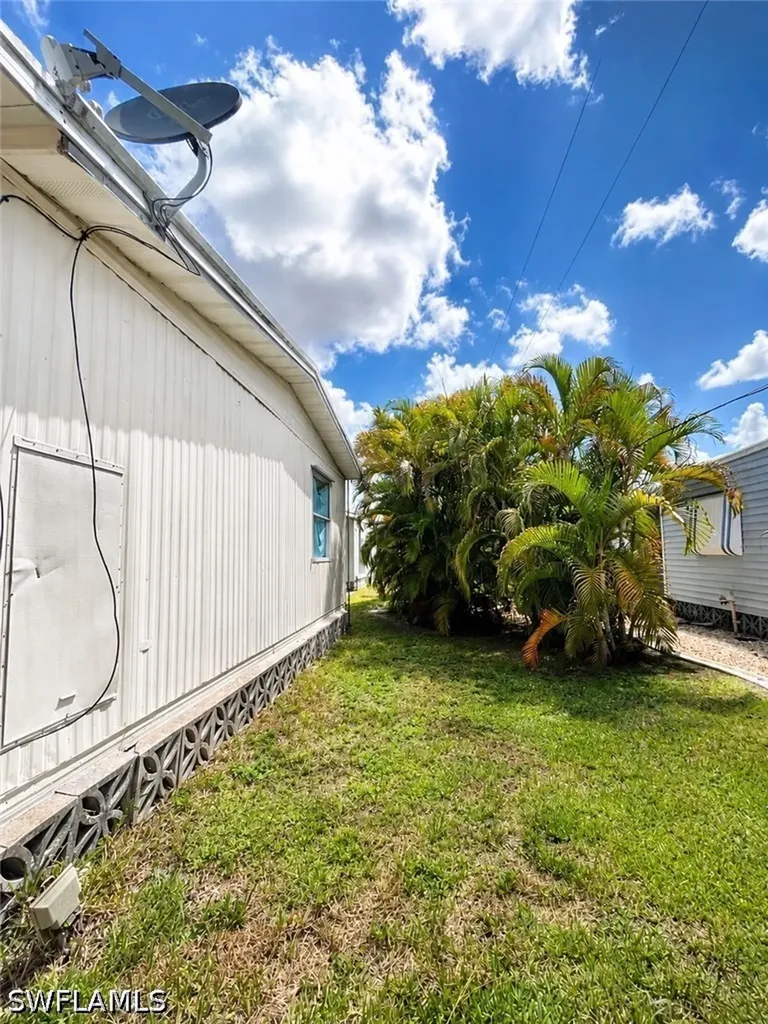5510 Sir Walter Way North Fort Myers FL 33917