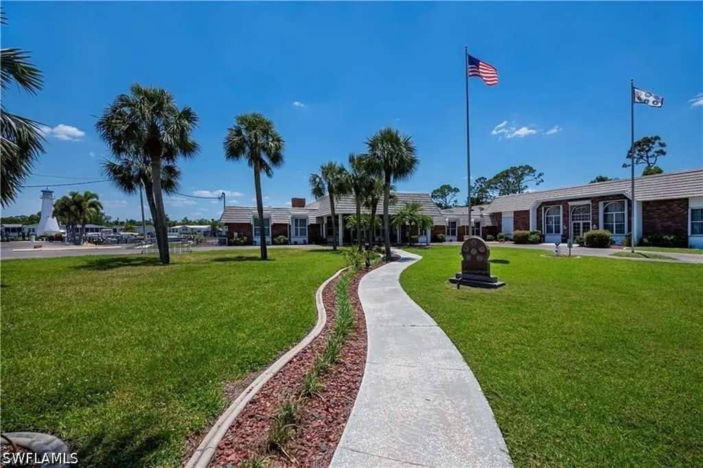 5510 Sir Walter Way North Fort Myers FL 33917