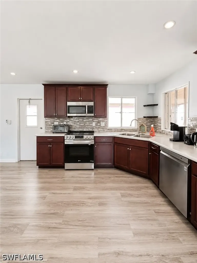 5510 Sir Walter Way North Fort Myers FL 33917