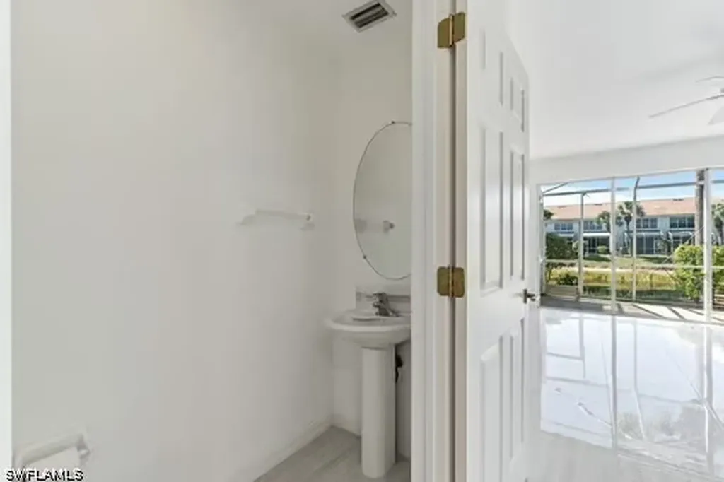 827 Hampton Circle Naples FL 34105