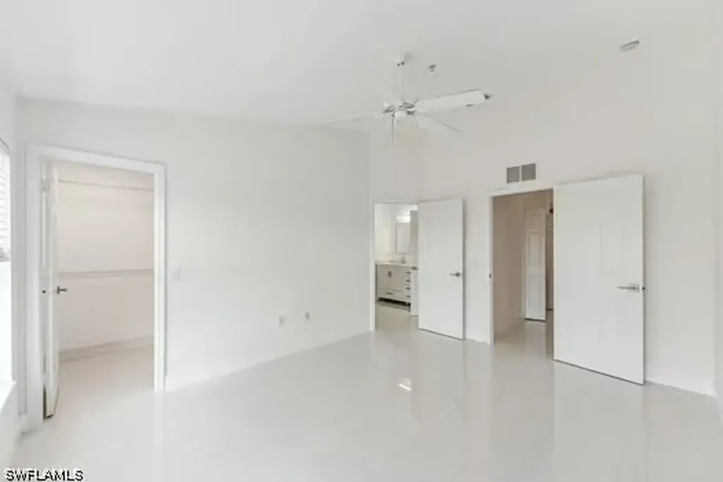 827 Hampton Circle Naples FL 34105