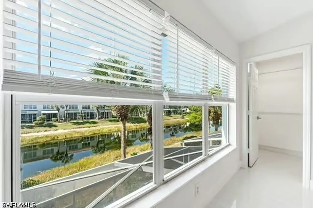 827 Hampton Circle Naples FL 34105