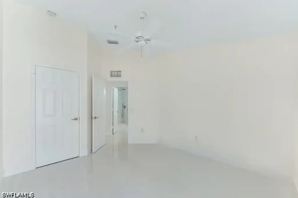 827 Hampton Circle Naples FL 34105