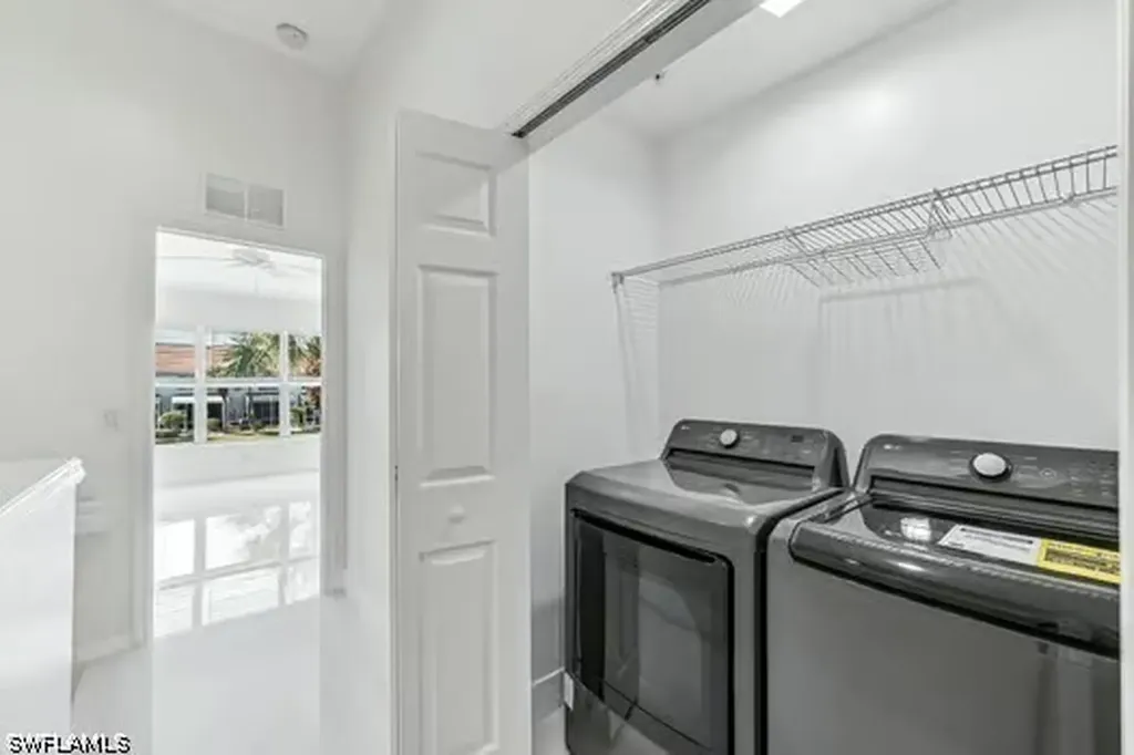 827 Hampton Circle Naples FL 34105