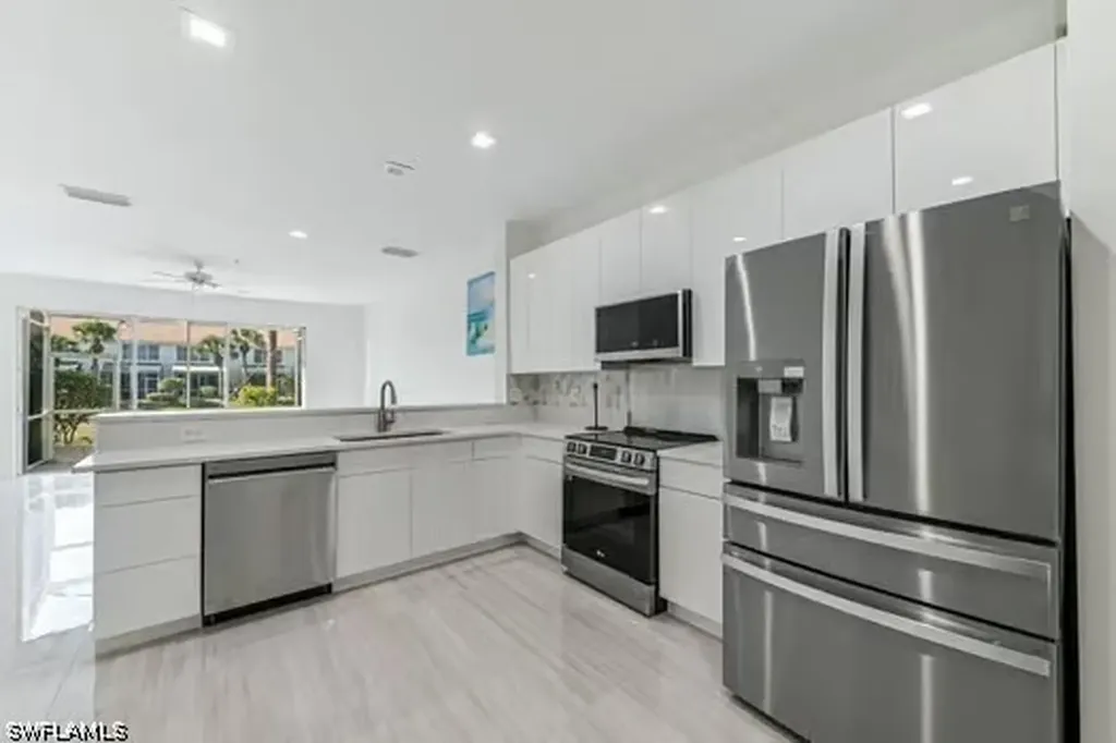 827 Hampton Circle Naples FL 34105