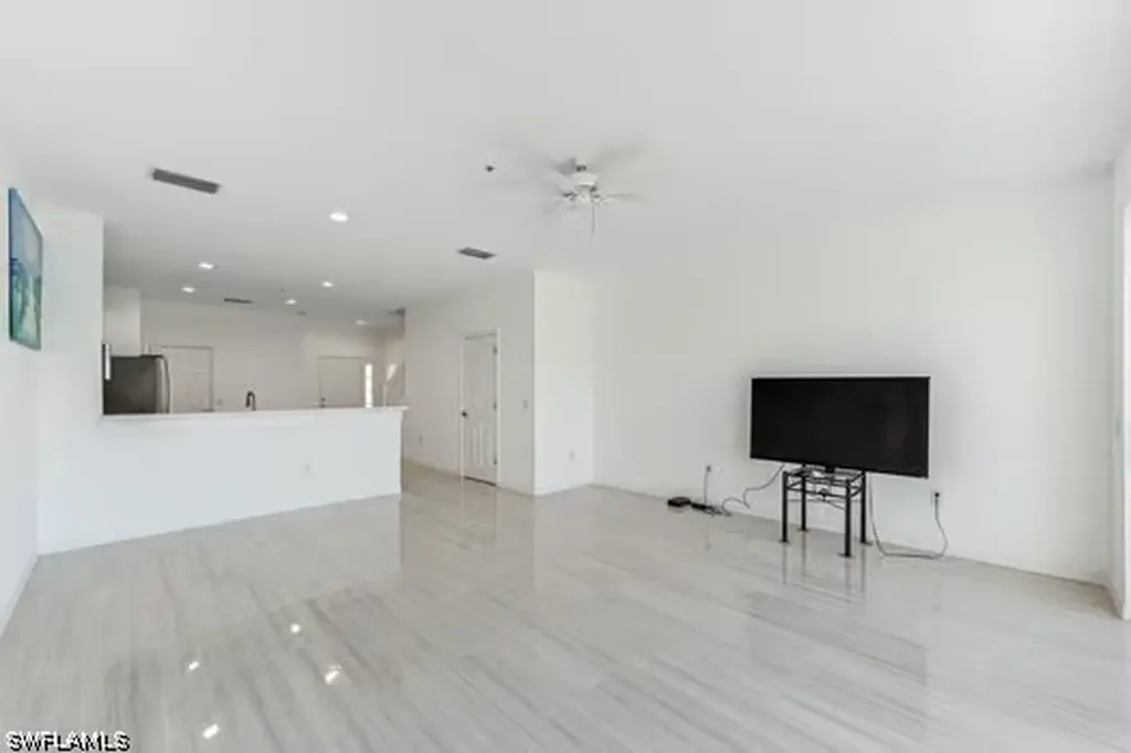 827 Hampton Circle Naples FL 34105