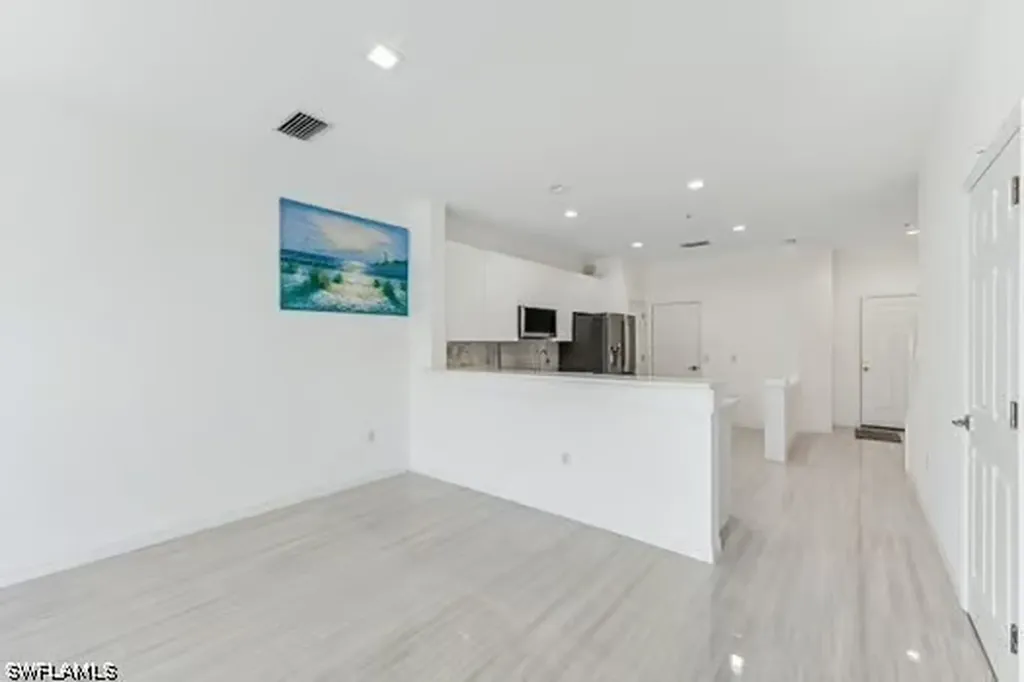 827 Hampton Circle Naples FL 34105