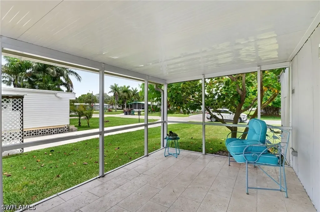 221 Grassy Key Lane Naples FL 34114