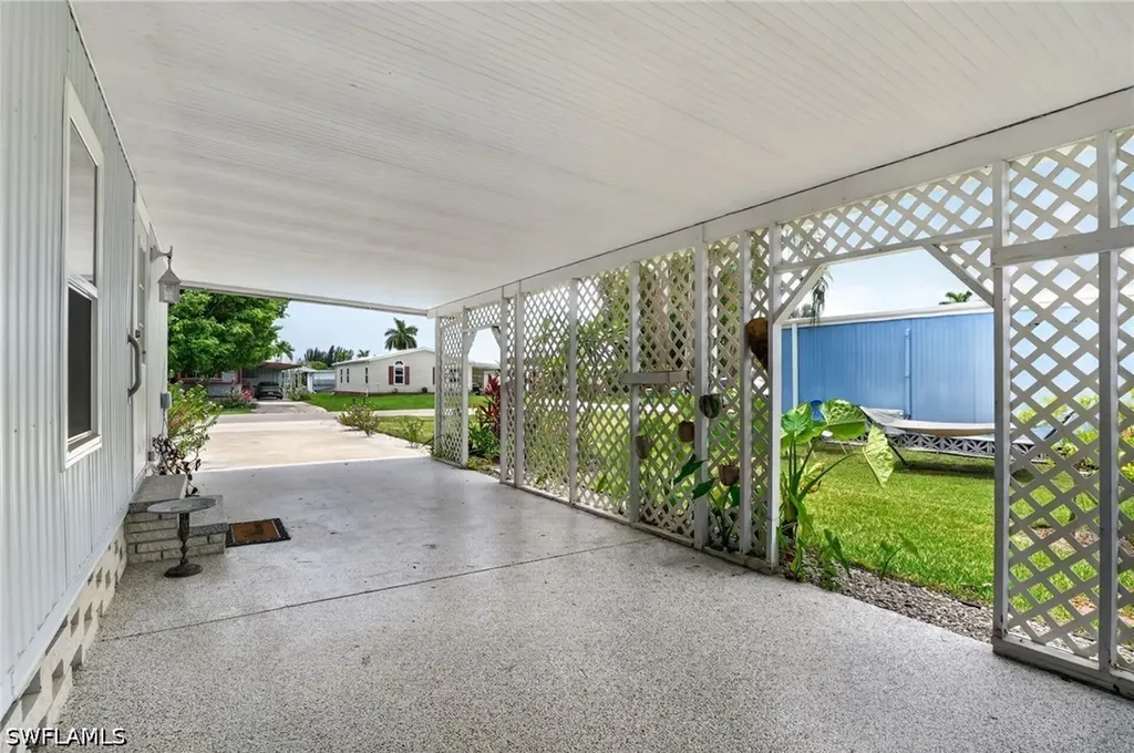 221 Grassy Key Lane Naples FL 34114