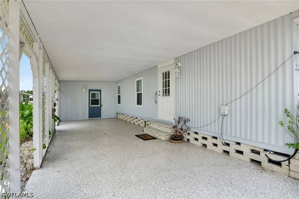 221 Grassy Key Lane Naples FL 34114