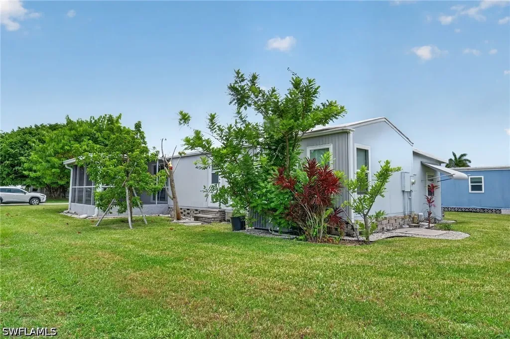 221 Grassy Key Lane Naples FL 34114