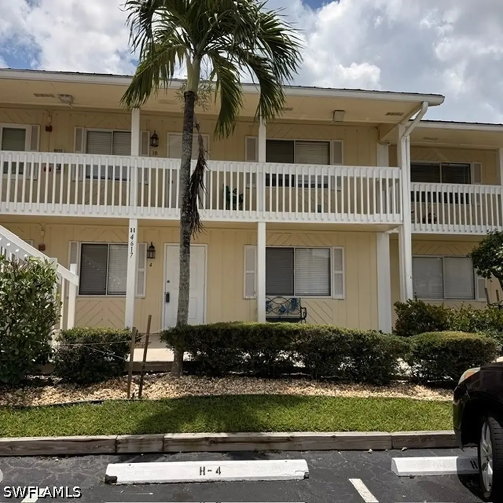 4617 Bayshore Drive Naples FL 34112