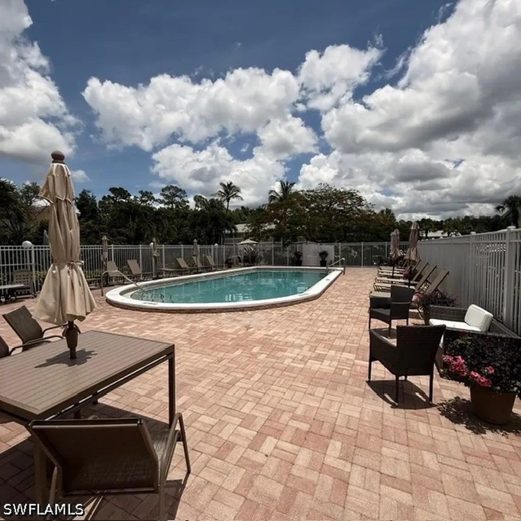4617 Bayshore Drive Naples FL 34112