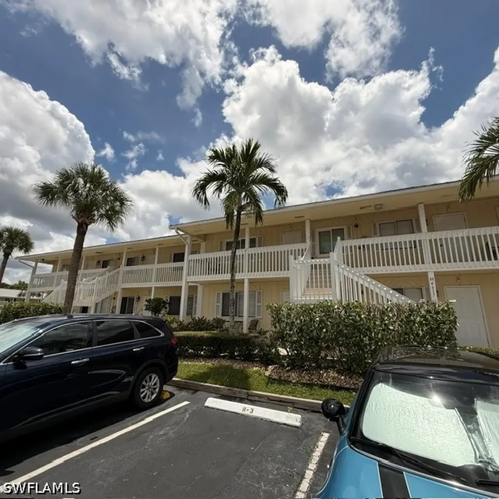 4617 Bayshore Drive Naples FL 34112