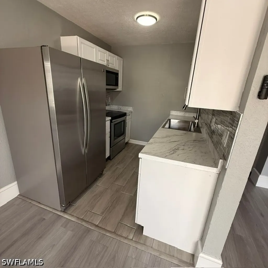 4617 Bayshore Drive Naples FL 34112
