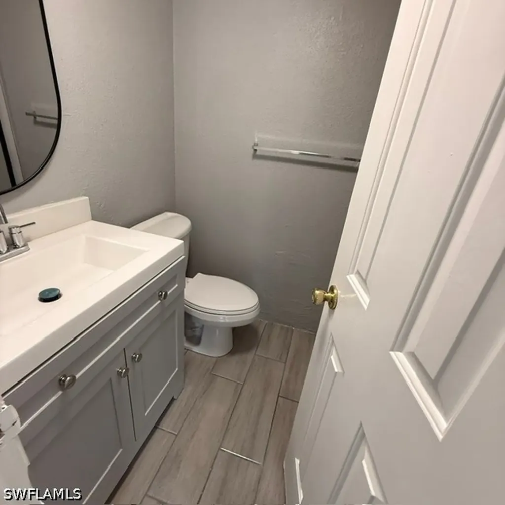 4617 Bayshore Drive Naples FL 34112