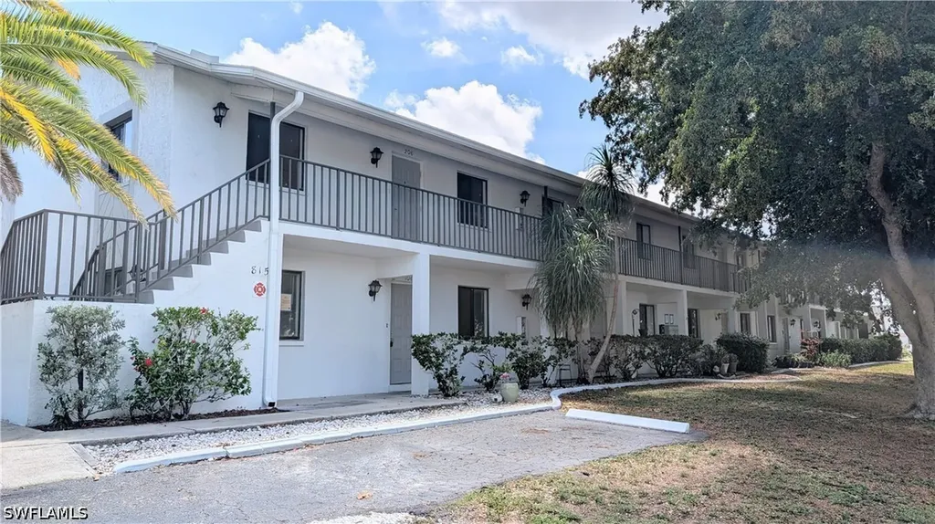 Cape Coral FL, 815 Victoria Drive, Unit 106