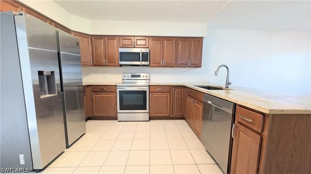 815 Victoria Drive Cape Coral FL 33904