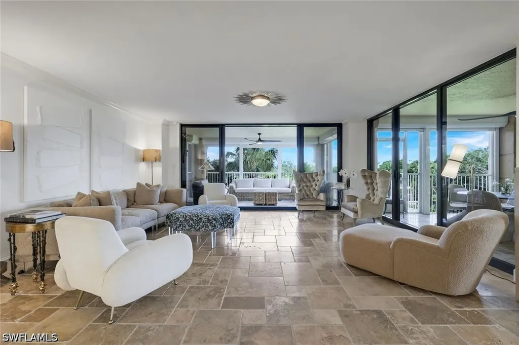 6597 Nicholas Boulevard Naples FL 34108