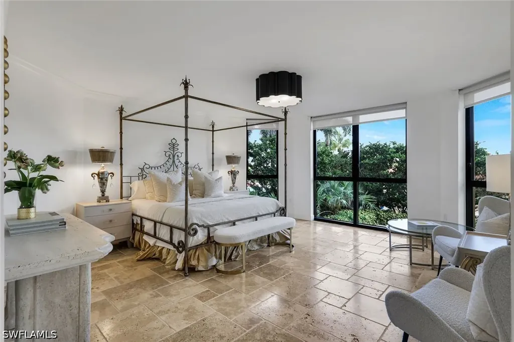 6597 Nicholas Boulevard Naples FL 34108