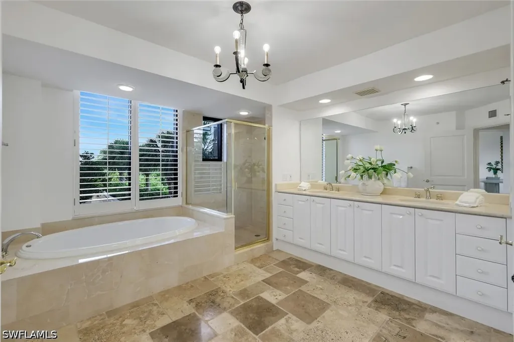 6597 Nicholas Boulevard Naples FL 34108