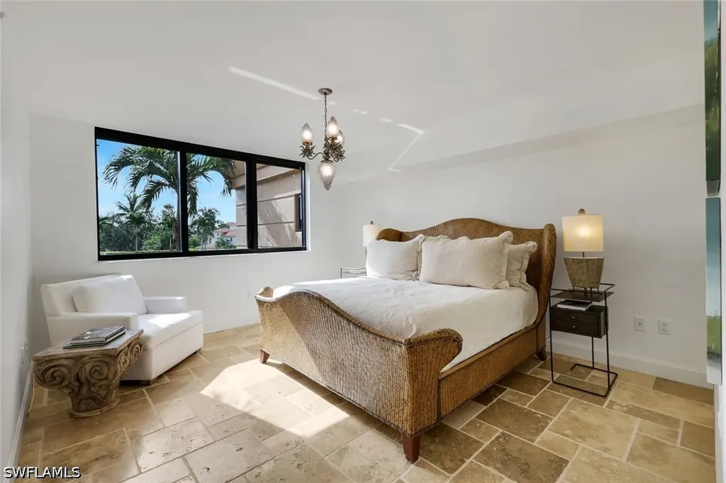 6597 Nicholas Boulevard Naples FL 34108