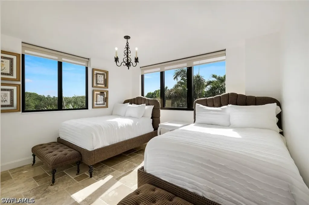 6597 Nicholas Boulevard Naples FL 34108