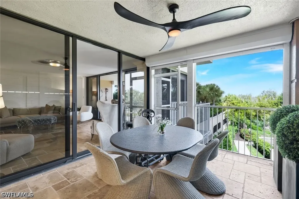 6597 Nicholas Boulevard Naples FL 34108
