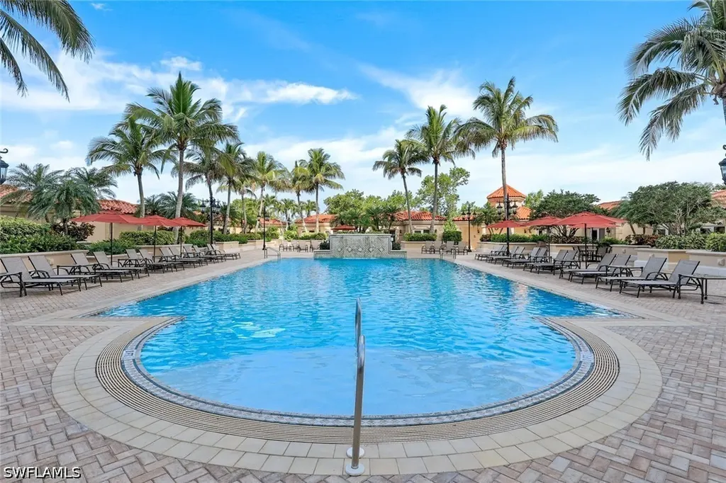6597 Nicholas Boulevard Naples FL 34108