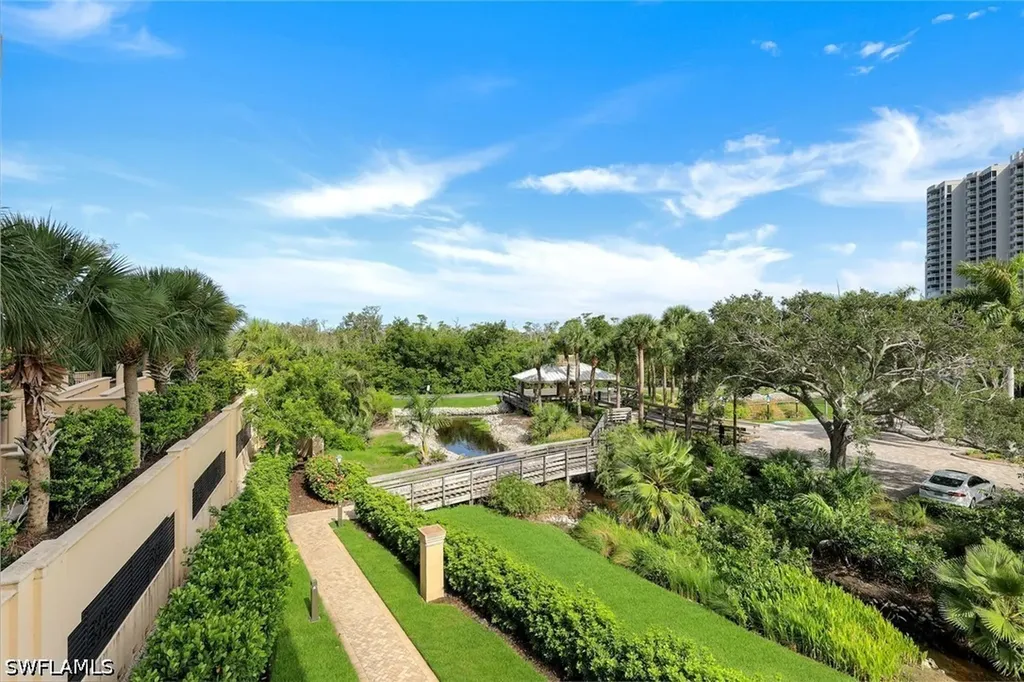 6597 Nicholas Boulevard Naples FL 34108
