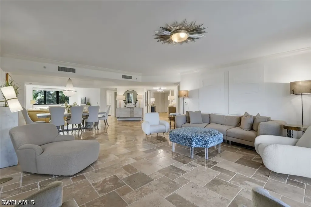 6597 Nicholas Boulevard Naples FL 34108