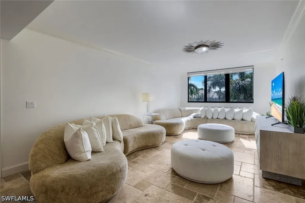 6597 Nicholas Boulevard Naples FL 34108